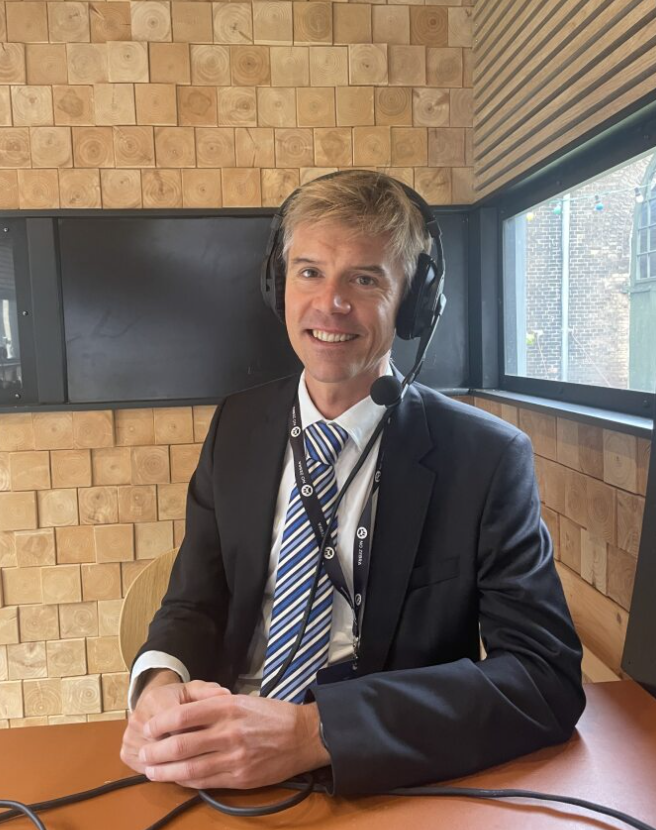 S07E07: En dag i marketing uden ulovligheder